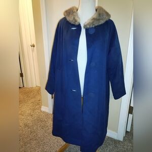 Elegant Navy Blue Coat with Fur Collar